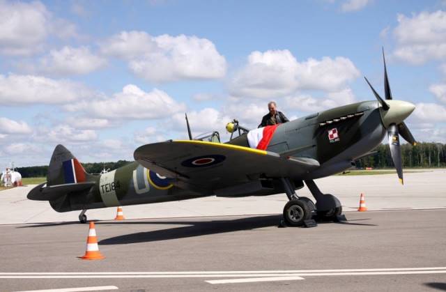 Jacek Mainka — Spitfire