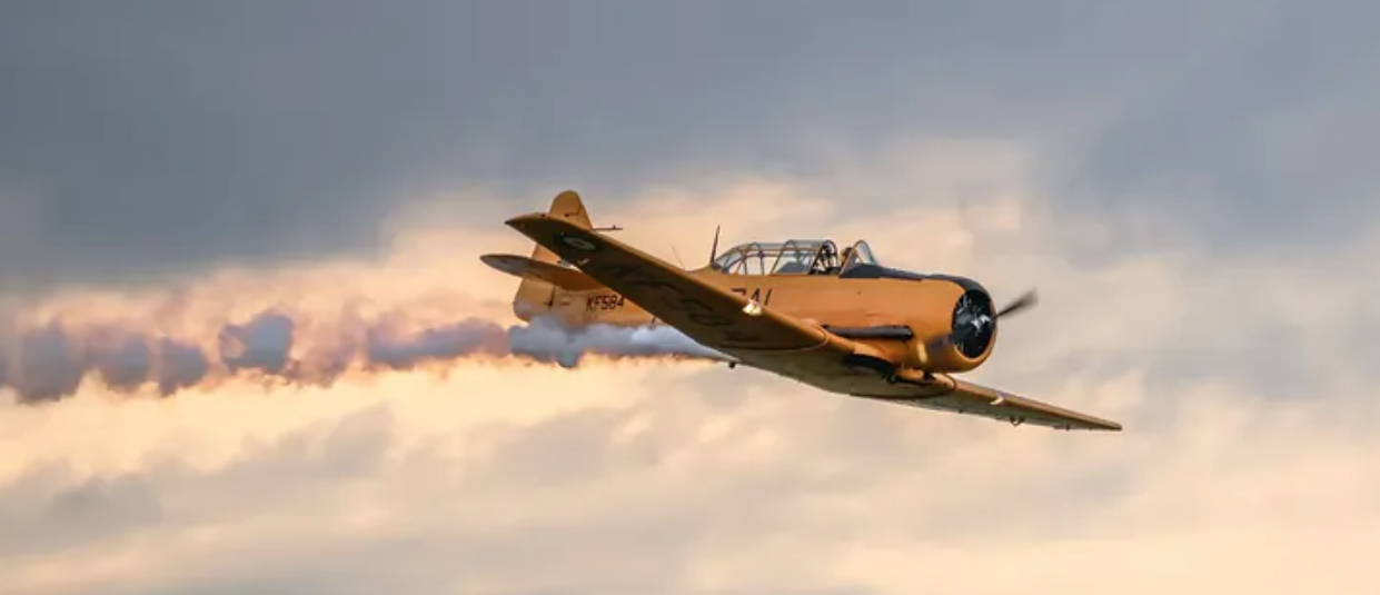 Harvard 4M SP-YIX w pokazie lotniczym podczas V Świdnik Air Festival 2026